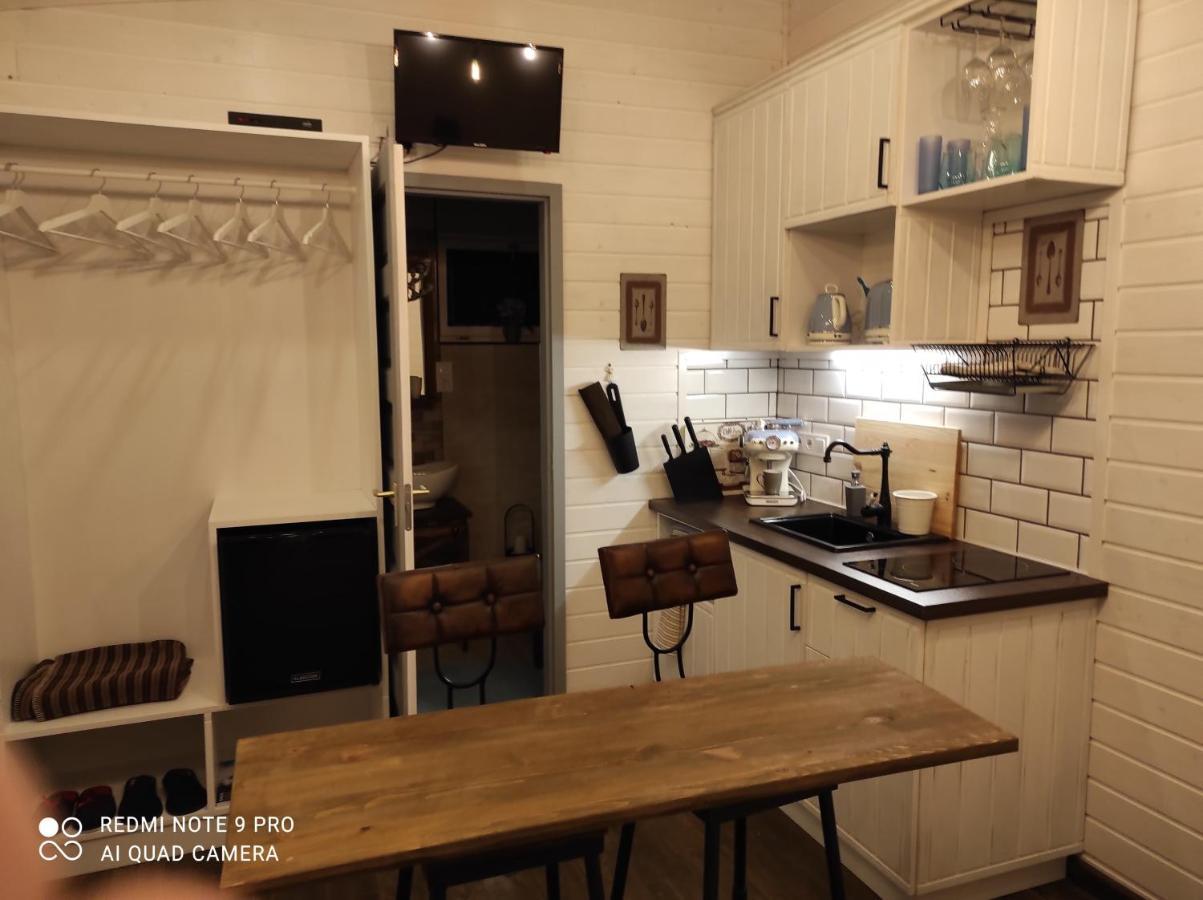 Feliz Apartman Gyula Exteriör bild