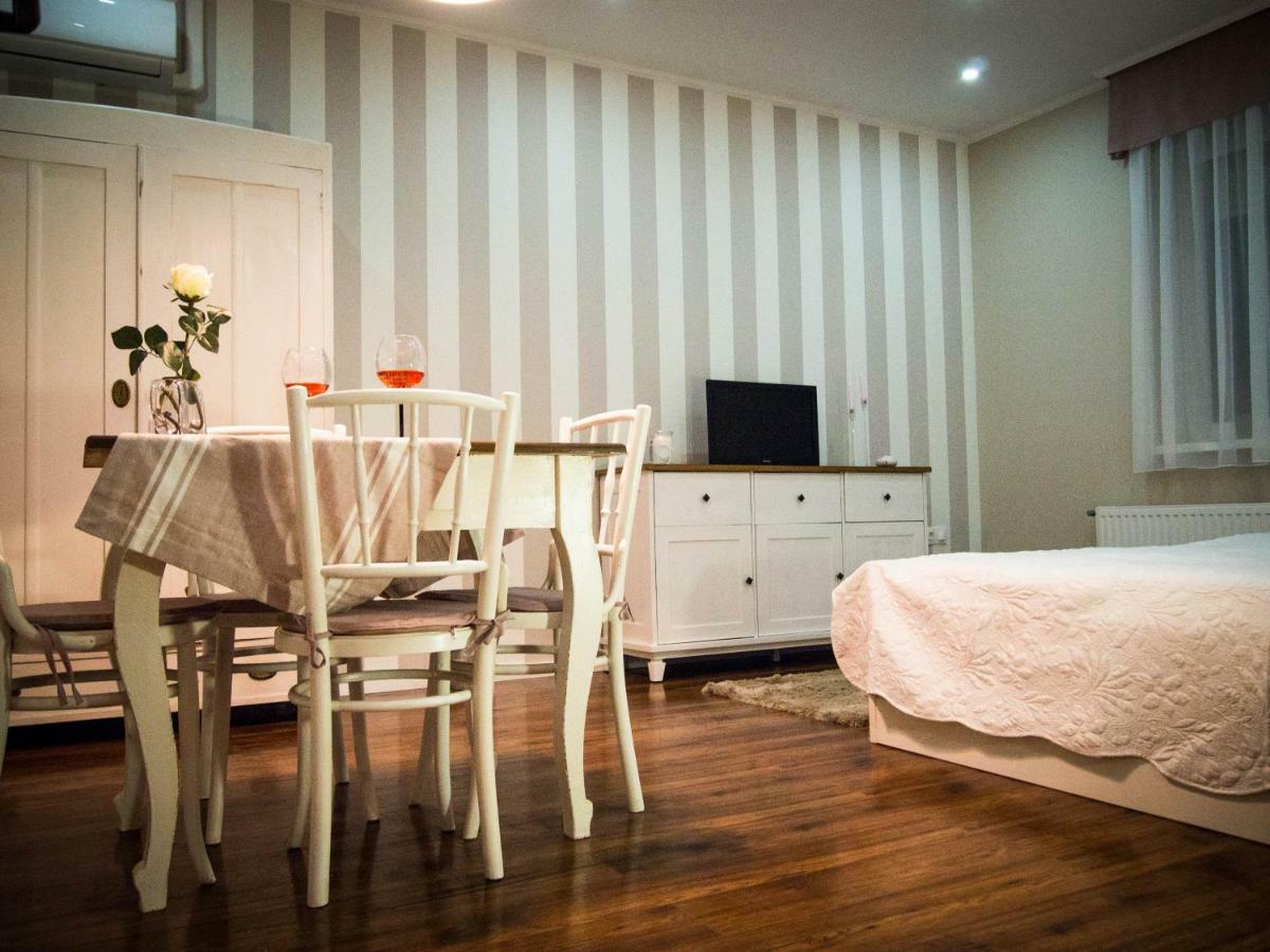 Feliz Apartman Gyula Exteriör bild
