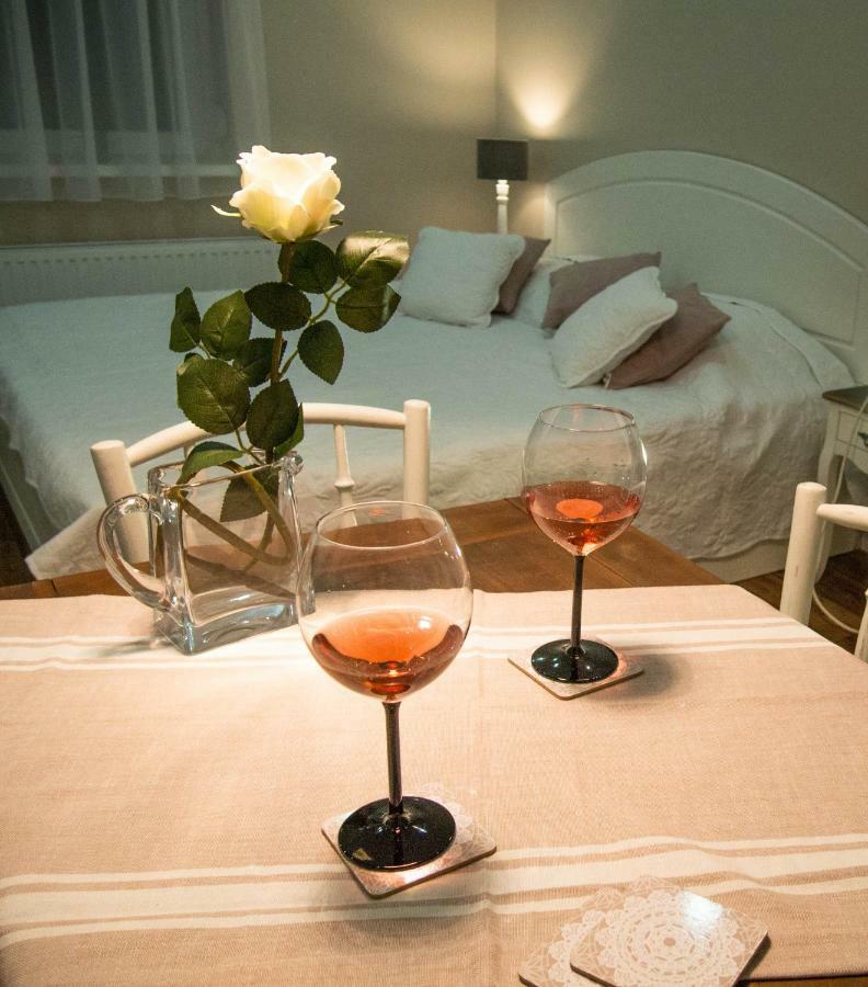Feliz Apartman Gyula Exteriör bild