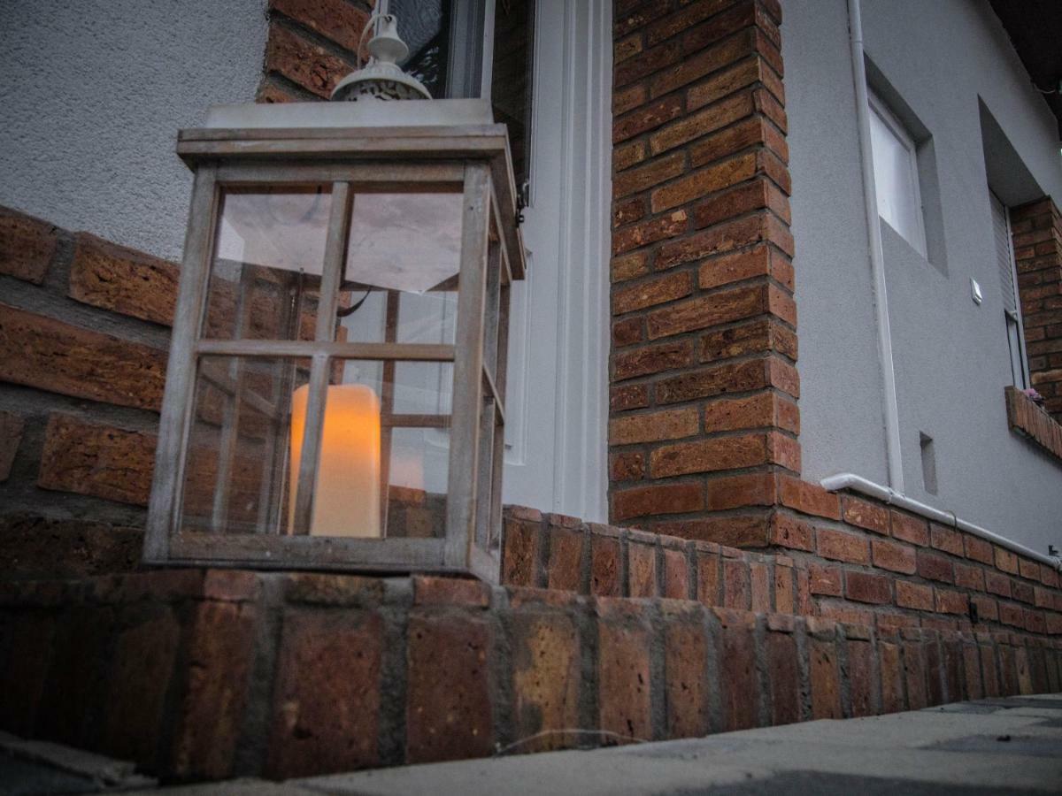 Feliz Apartman Gyula Exteriör bild