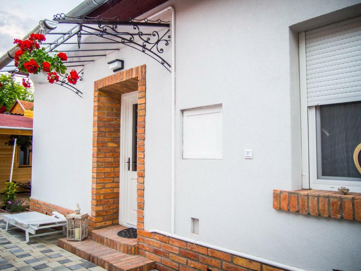 Feliz Apartman Gyula Exteriör bild
