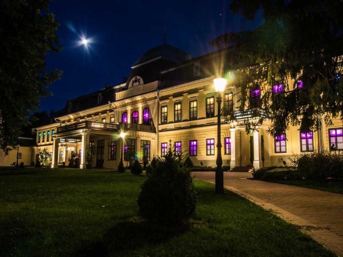 Feliz Apartman Gyula Exteriör bild