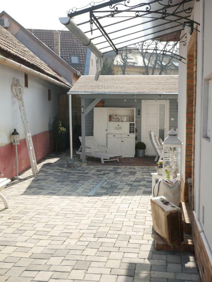 Feliz Apartman Gyula Exteriör bild